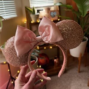 Disney Pale Light Pink Sequin Minnie Mouse Ears Headband
